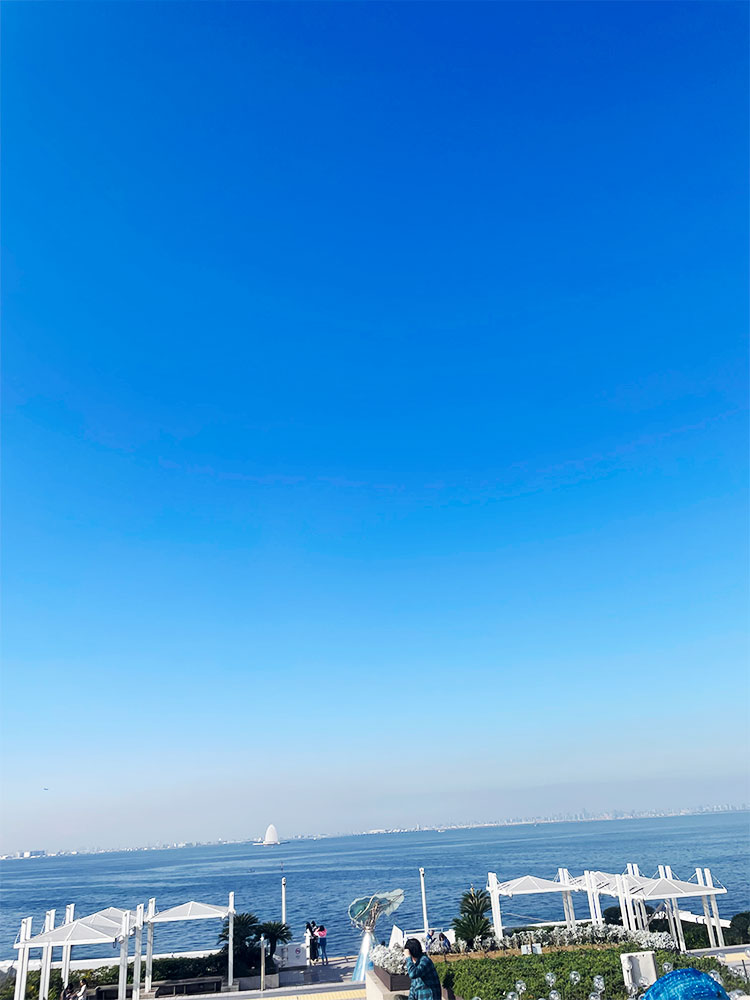 海ほたるからの海の写真