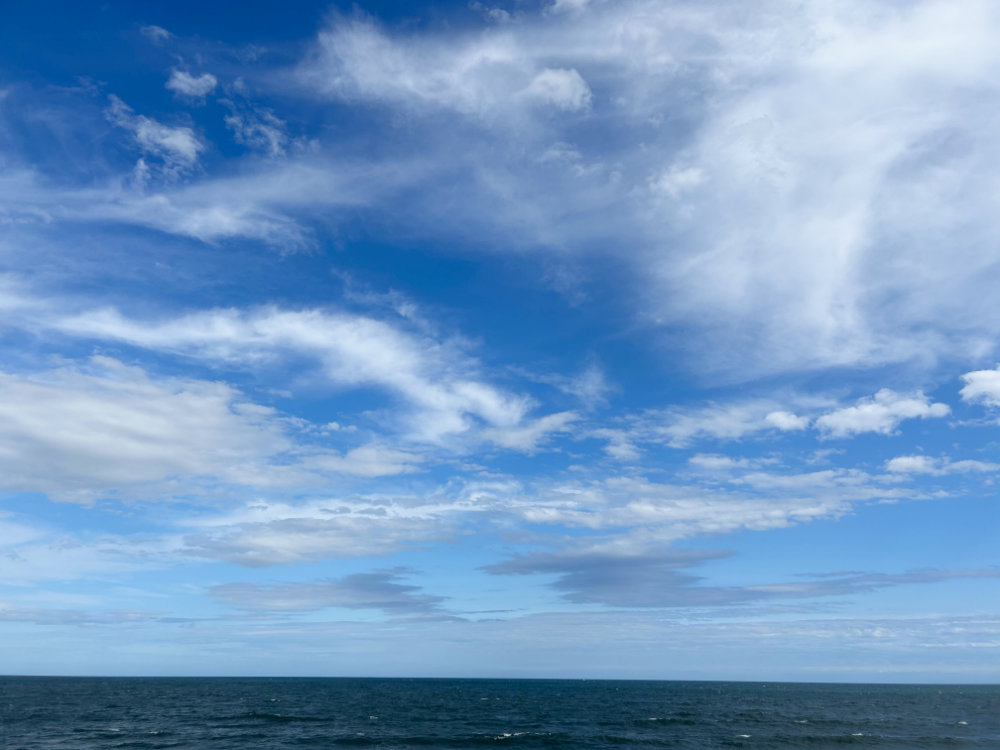 海と青空の写真
