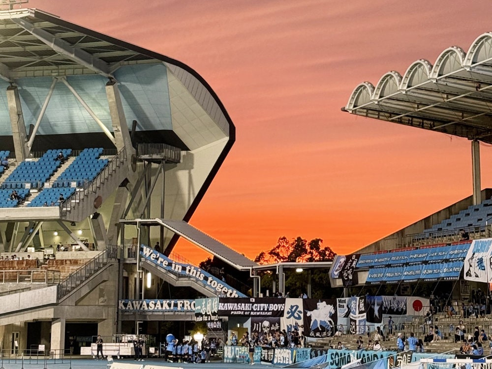 サッカー観戦スタジアムの写真